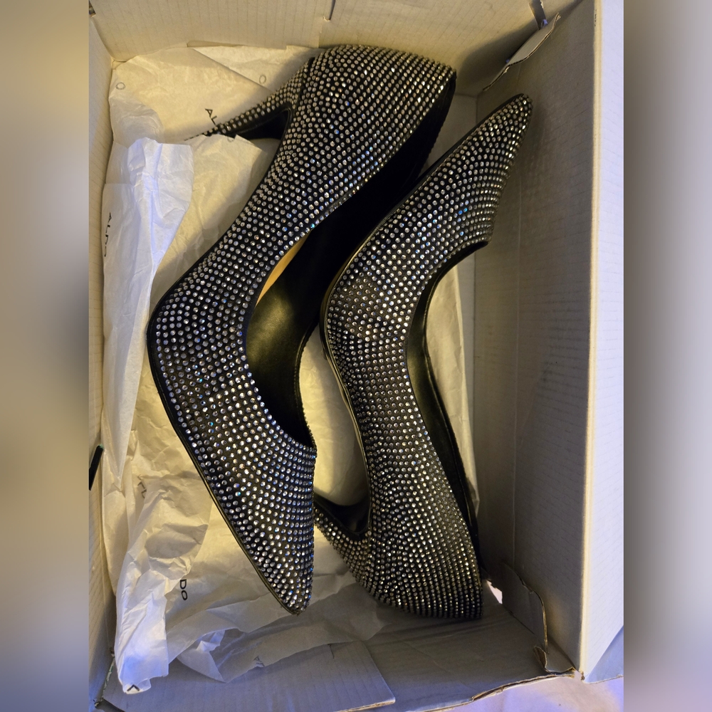 Aldo Stessy Rhinestone Stiletto pumps size 8.5 bnib